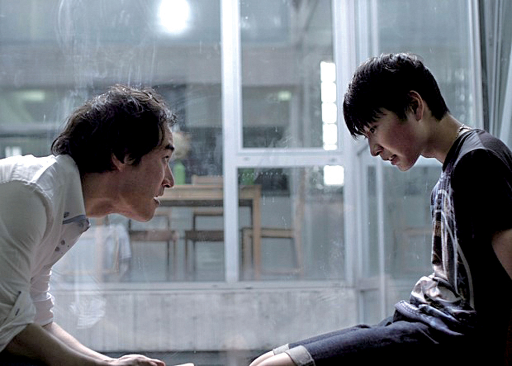 폐쇄된 공간 포스터